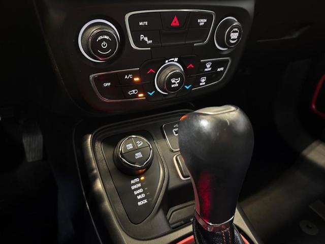 Photo of 2017 Diamond Black Crystal Pearlcoat Jeep New Compass