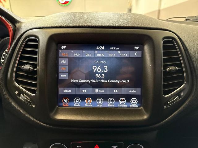 Photo of 2017 Diamond Black Crystal Pearlcoat Jeep New Compass