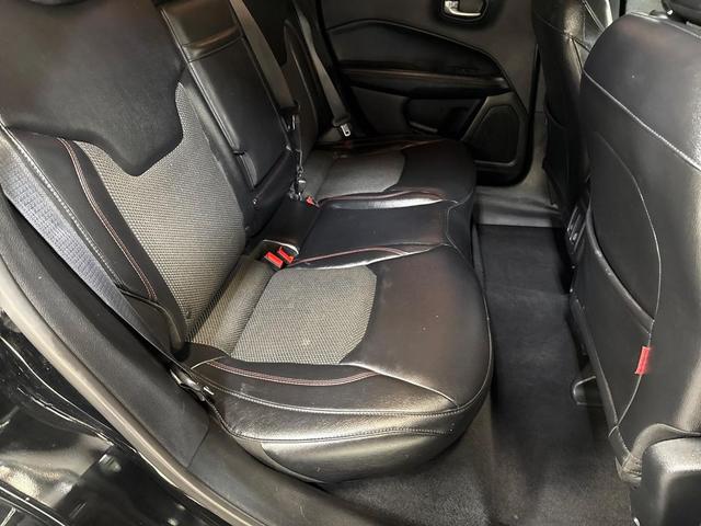 Photo of 2017 Diamond Black Crystal Pearlcoat Jeep New Compass
