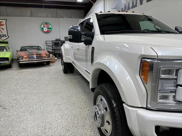 Photo of 2018 White Platinum Metallic Tri-Coat Ford F-450