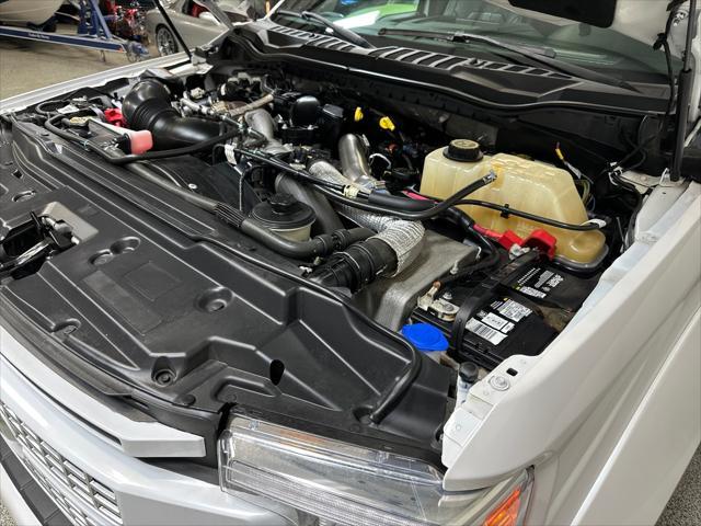 Photo of 2018 White Platinum Metallic Tri-Coat Ford F-450