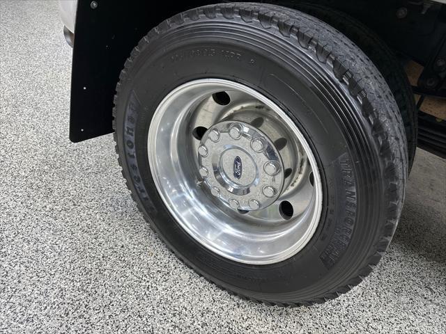 Photo of 2018 White Platinum Metallic Tri-Coat Ford F-450