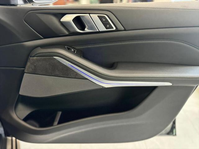 Photo of 2024 Black Sapphire Metallic BMW X5