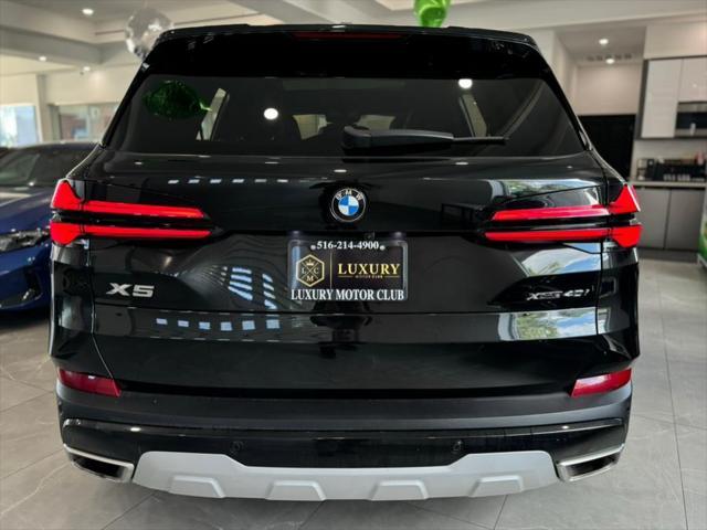 Photo of 2024 Black Sapphire Metallic BMW X5