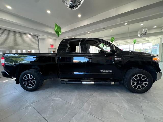 Photo of 2016 Black Toyota Tundra