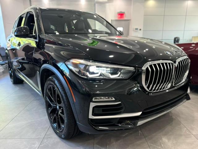 Photo of 2021 Black Sapphire Metallic BMW X5