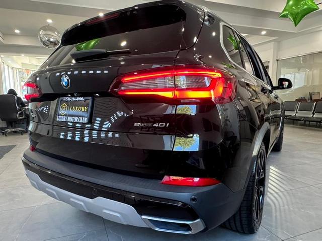 Photo of 2021 Black Sapphire Metallic BMW X5