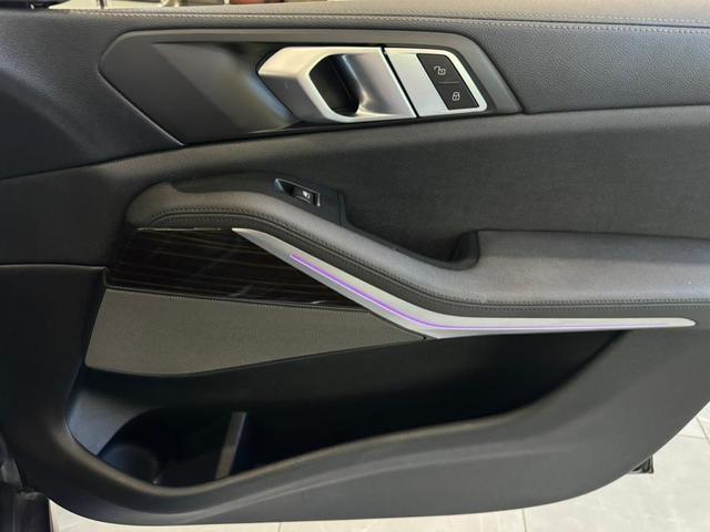 Photo of 2021 Black Sapphire Metallic BMW X5