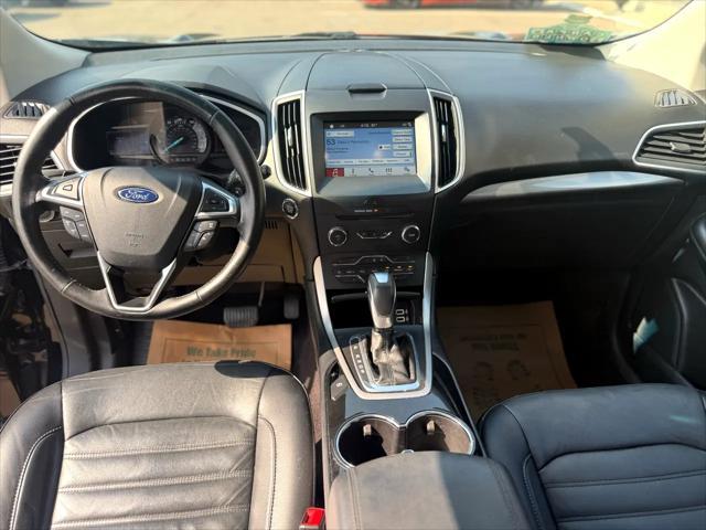 Photo of 2016 Shadow Black Ford Edge