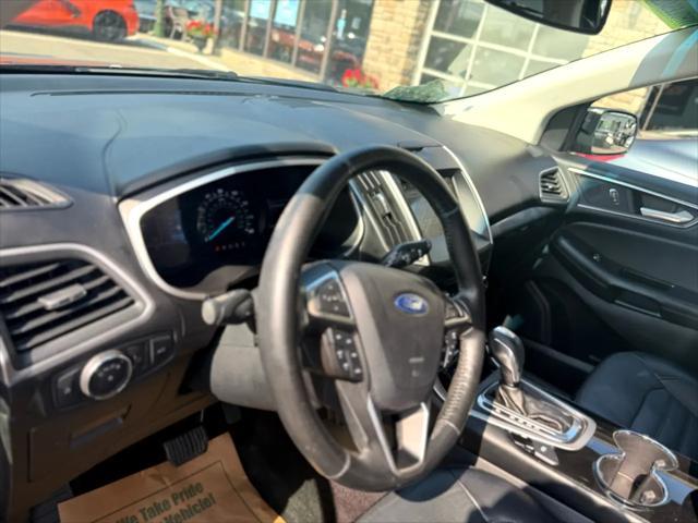 Photo of 2016 Shadow Black Ford Edge