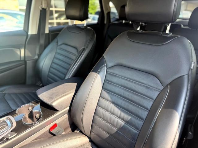 Photo of 2016 Shadow Black Ford Edge