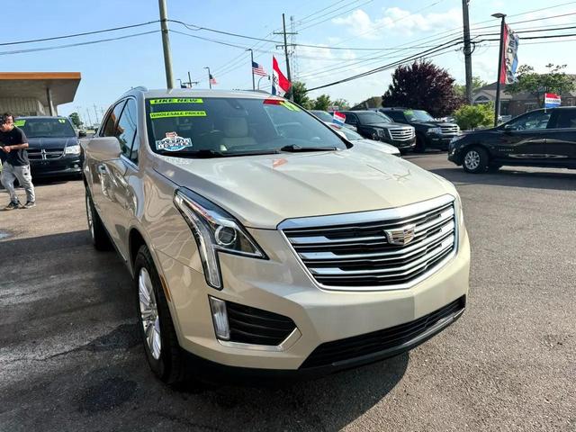 Photo of 2017 Gold Cadillac XT5
