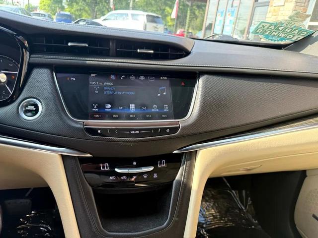 Photo of 2017 Gold Cadillac XT5