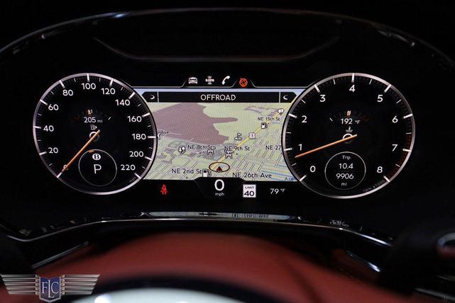 Photo of 2022 Glacier White Bentley Continental GT