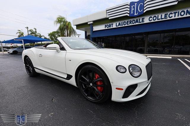 Photo of 2022 Glacier White Bentley Continental GT