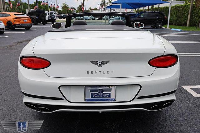 Photo of 2022 Glacier White Bentley Continental GT