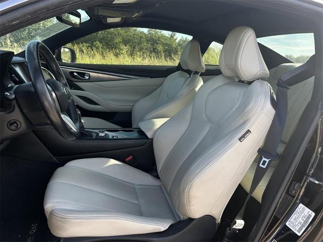 Photo of 2017 Midnight Black INFINITI Q60