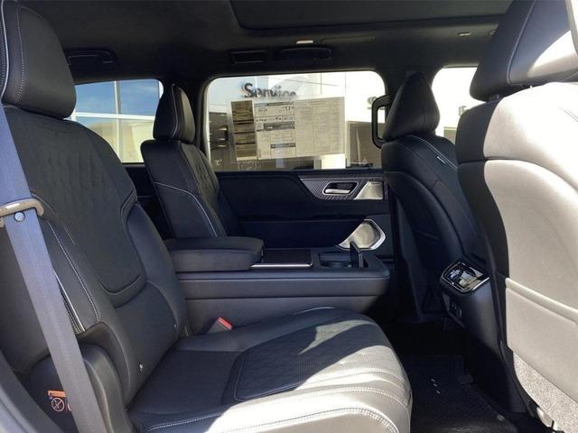 Photo of 2025 2t Grand Blue INFINITI QX80