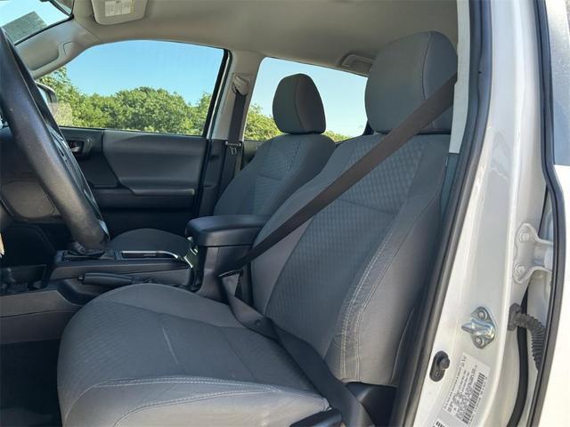 Photo of 2022 White Toyota Tacoma