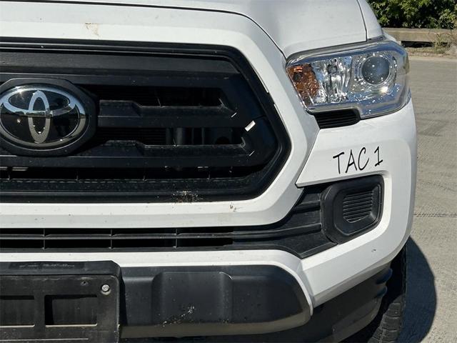 Photo of 2022 White Toyota Tacoma