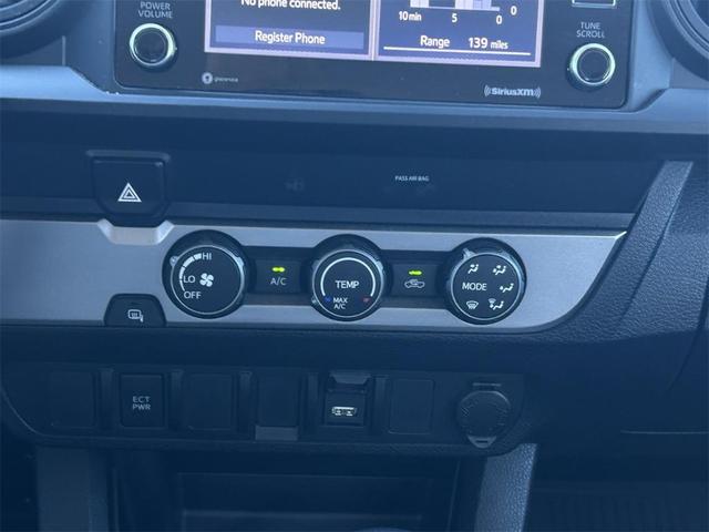 Photo of 2022 White Toyota Tacoma