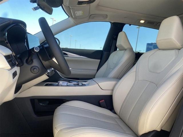 Photo of 2025 Warm Titanium INFINITI QX60