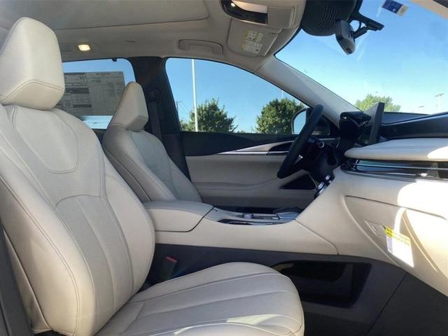 Photo of 2025 Warm Titanium INFINITI QX60