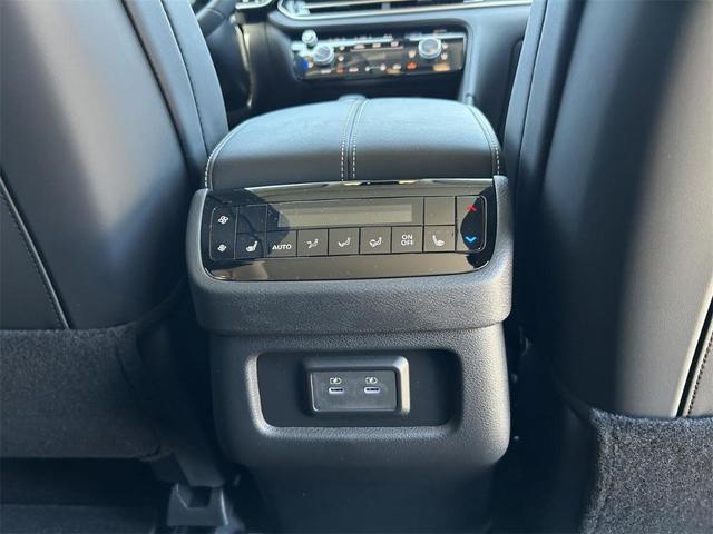 Photo of 2026 Radiant White INFINITI QX60