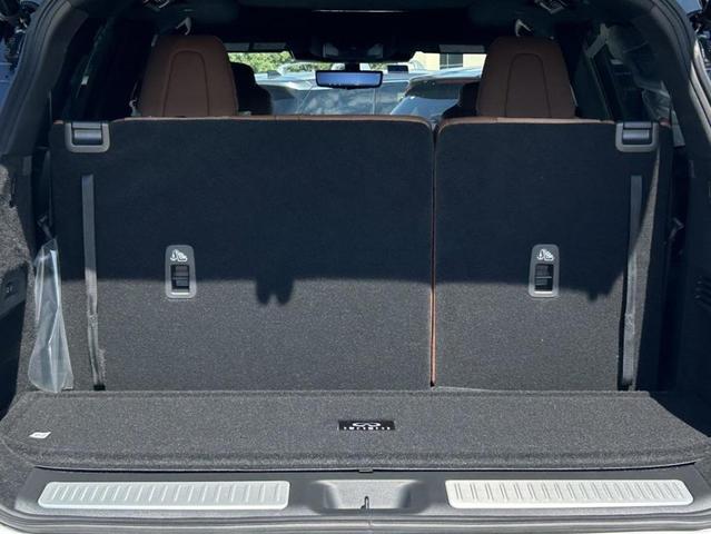 Photo of 2026 Mnrl Blk INFINITI QX60