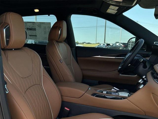 Photo of 2026 Mnrl Blk INFINITI QX60