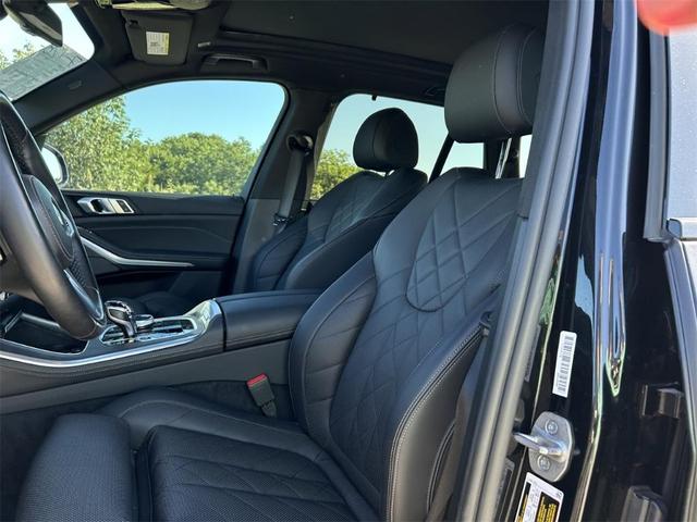 Photo of 2023 Black Sapphire Metallic BMW X5