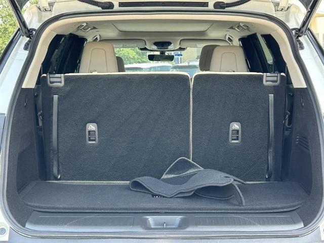 Photo of 2025 Majestic White INFINITI QX60