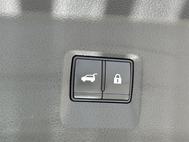 Photo of 2025 Majestic White INFINITI QX60