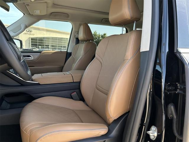 Photo of 2025 Black Obsidian INFINITI QX80