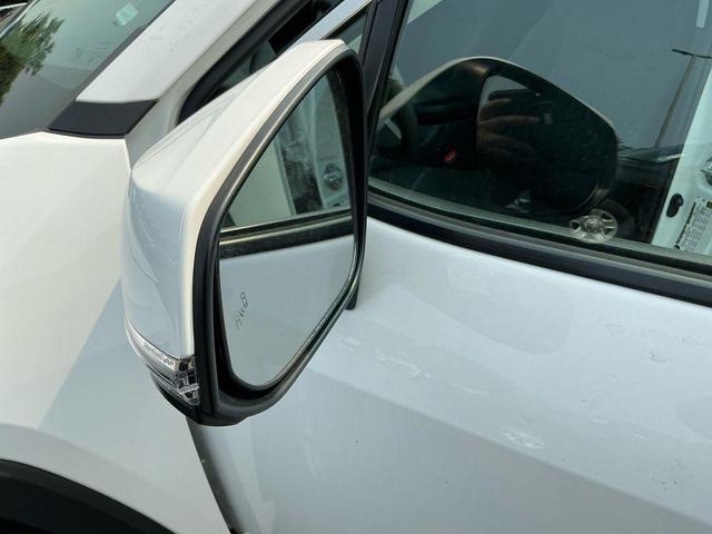 Photo of 2023 Ice Cap Toyota RAV4