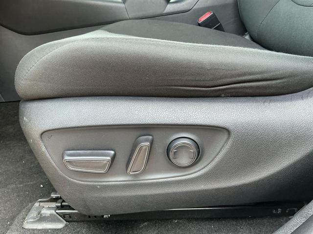 Photo of 2023 Ice Cap Toyota RAV4