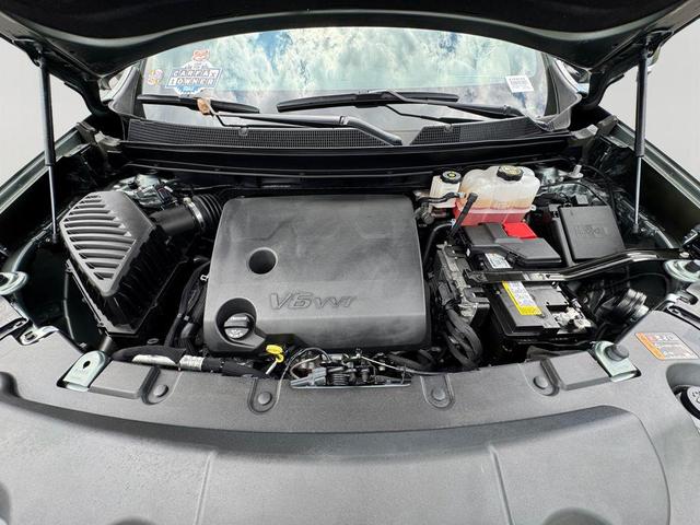 Photo of 2023 Silver Sage Metallic Chevrolet Traverse