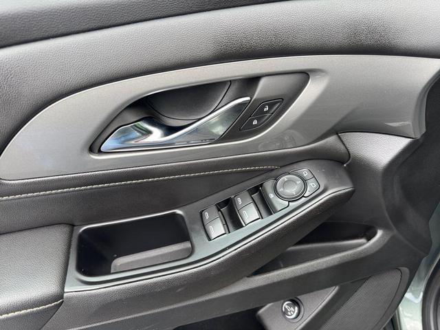 Photo of 2023 Silver Sage Metallic Chevrolet Traverse
