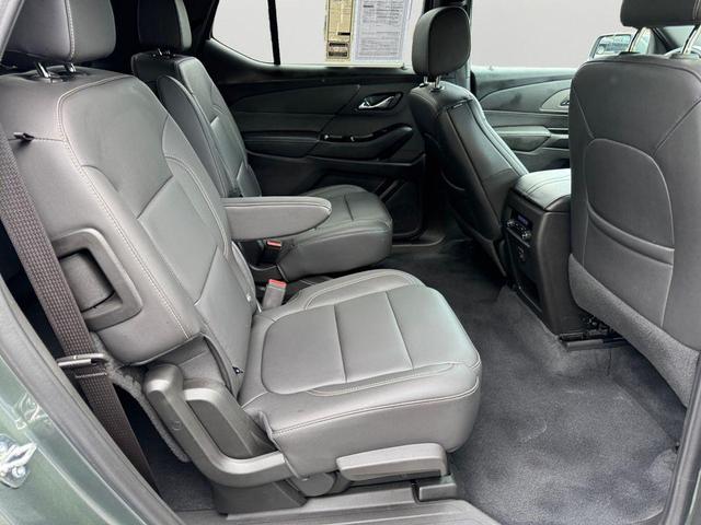 Photo of 2023 Silver Sage Metallic Chevrolet Traverse