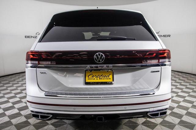 Photo of 2025 Opal White Pearl Volkswagen Atlas