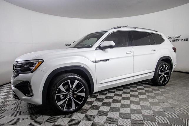 Photo of 2025 Opal White Pearl Volkswagen Atlas