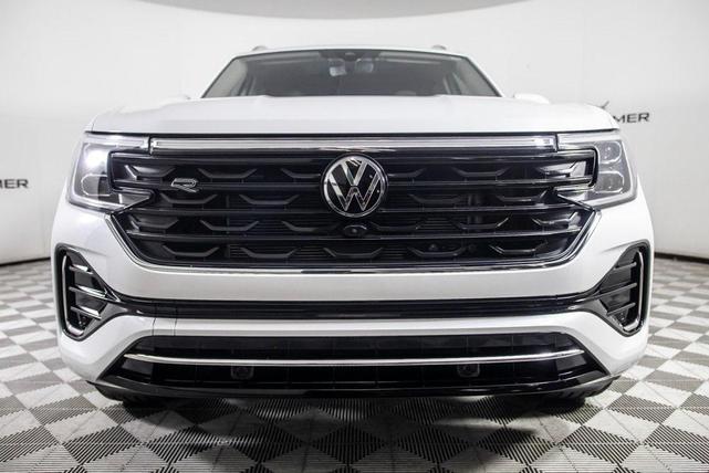 Photo of 2025 Opal White Pearl Volkswagen Atlas