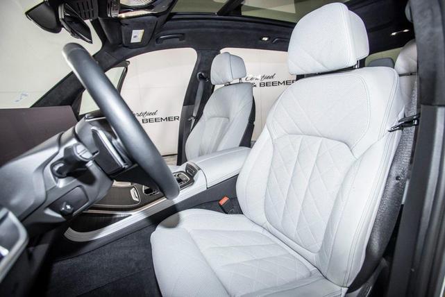 Photo of 2023 Skyscraper Grey Metallic BMW X7