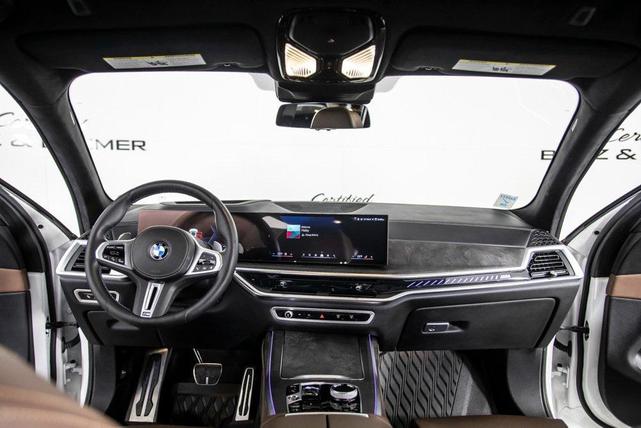 Photo of 2025 Mineral White Metallic BMW X7
