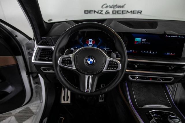 Photo of 2025 Mineral White Metallic BMW X7