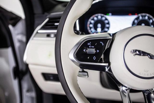 Photo of 2024 Ostuni Pearl White Metallic Jaguar F-PACE