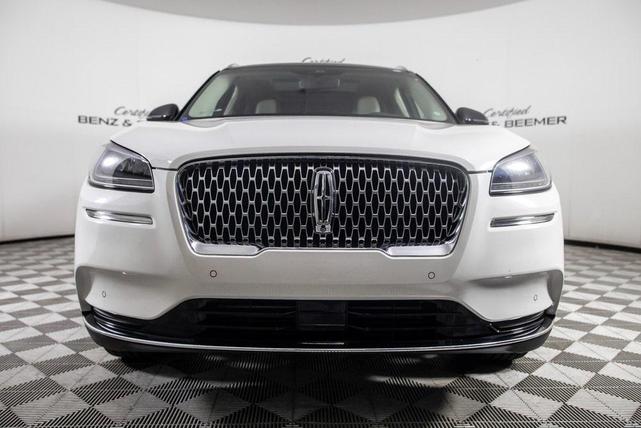 Photo of 2022 Pristine White Metallic Tri-Coat Lincoln Corsair