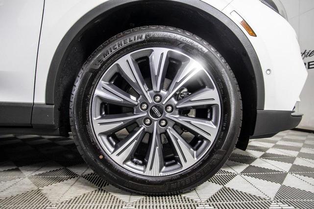 Photo of 2022 Pristine White Metallic Tri-Coat Lincoln Corsair