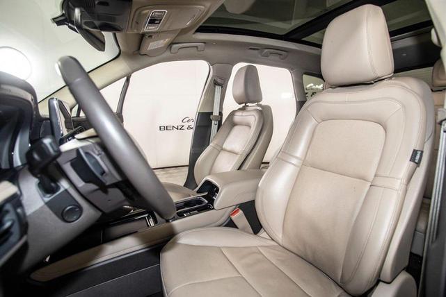 Photo of 2022 Pristine White Metallic Tri-Coat Lincoln Corsair