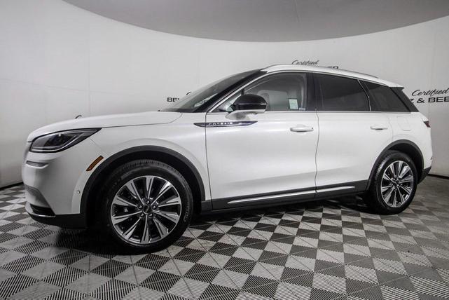 Photo of 2022 Pristine White Metallic Tri-Coat Lincoln Corsair
